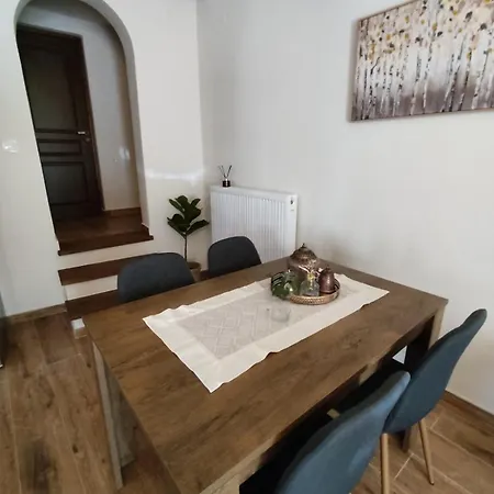 Pelion Bee Apartment